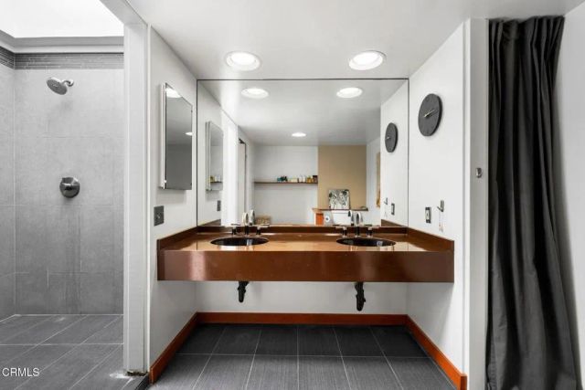 4639 El Camino Corto, La Canada Flintridge, CA 91011