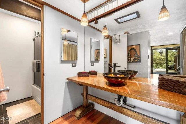 4639 El Camino Corto, La Canada Flintridge, CA 91011