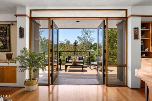 4639 El Camino Corto, La Canada Flintridge, CA 91011