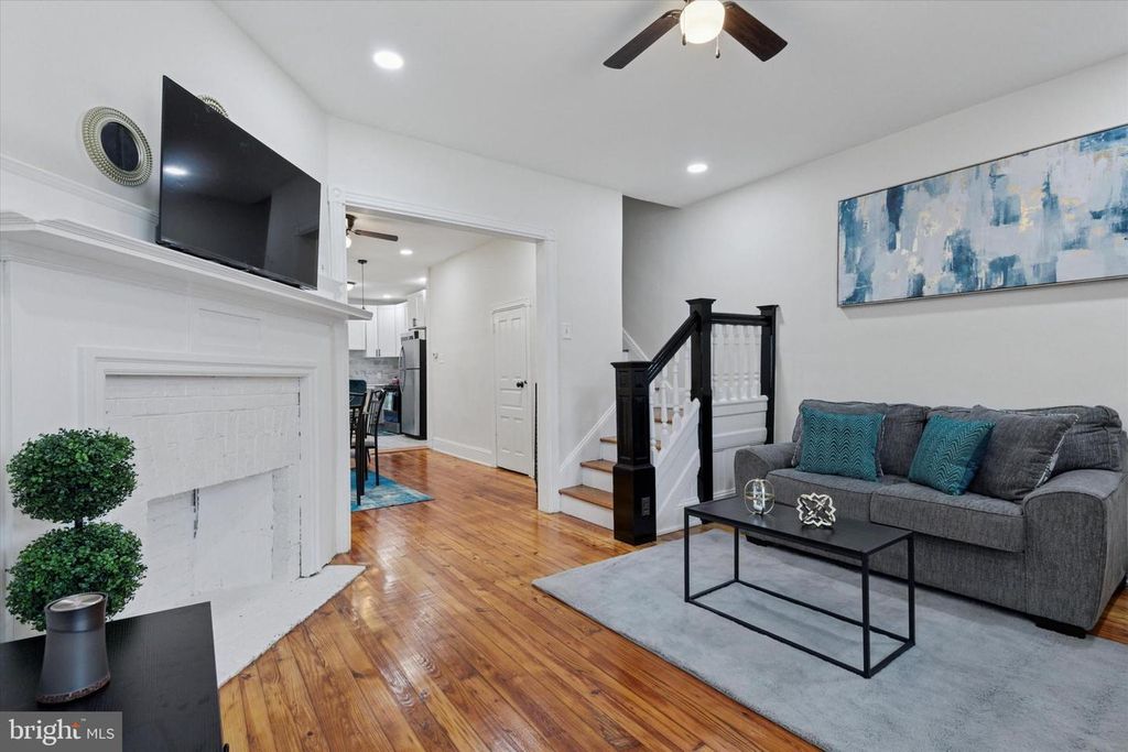 3804 MANAYUNK AVE, Philadelphia, PA 19128