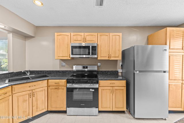 7701 BAYMEADOWS Circle W 1085, Jacksonville, FL 32256