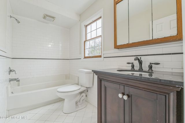 1052 Bell Street, Toms River, NJ 08753