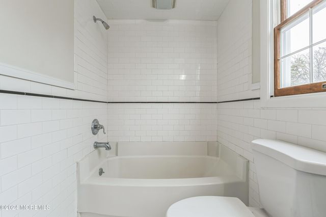 1052 Bell Street, Toms River, NJ 08753