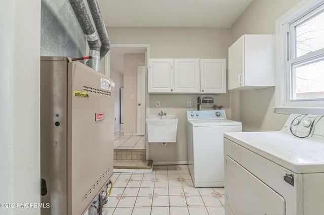 1052 Bell Street, Toms River, NJ 08753