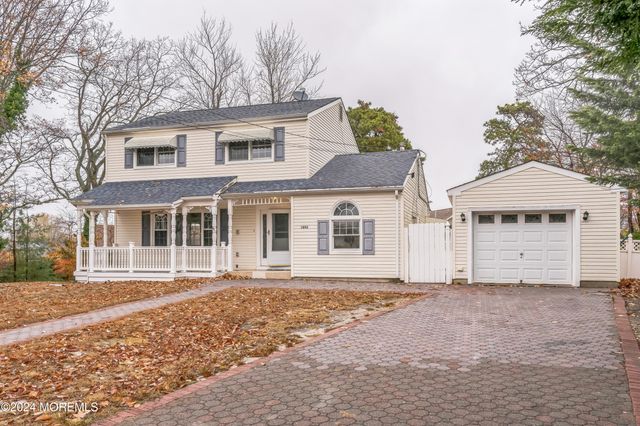 1052 Bell Street, Toms River, NJ 08753