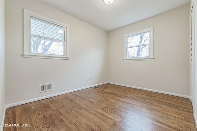 1052 Bell Street, Toms River, NJ 08753