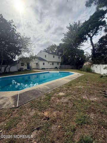 1052 Bell Street, Toms River, NJ 08753