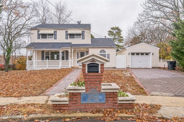 1052 Bell Street, Toms River, NJ 08753