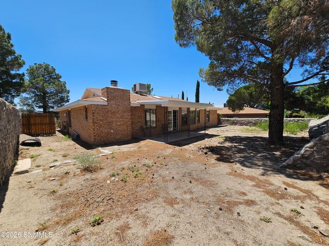 1608 Regal Ridge, Las Cruces, NM 88011