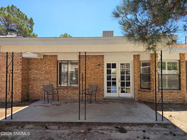 1608 Regal Ridge, Las Cruces, NM 88011