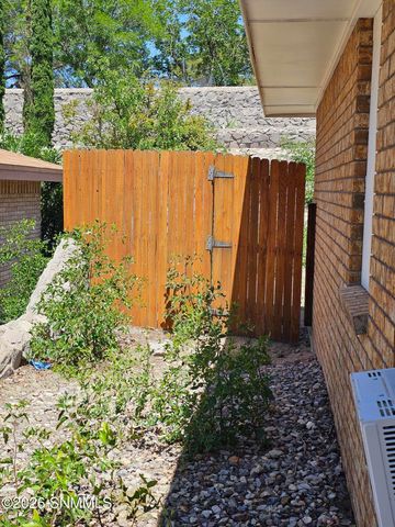 1608 Regal Ridge, Las Cruces, NM 88011