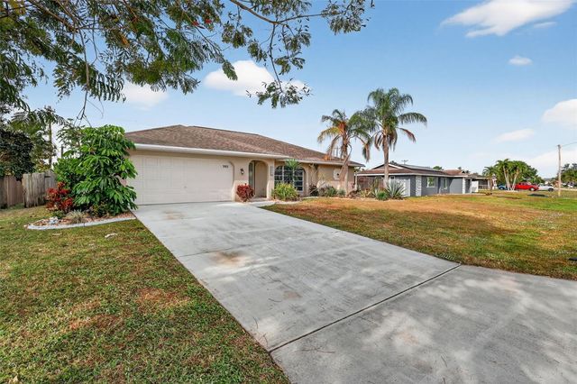 3902 SE 2ND PLACE, Cape Coral, FL 33904