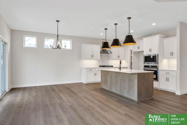 19836 Adams Street, Omaha, NE 68135