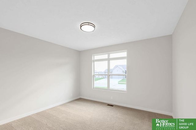 19836 Adams Street, Omaha, NE 68135