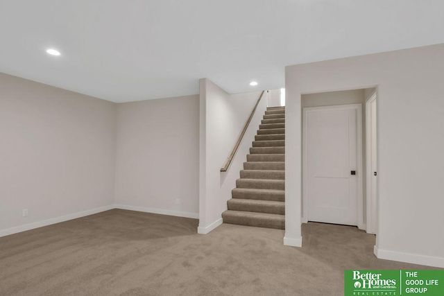 19836 Adams Street, Omaha, NE 68135