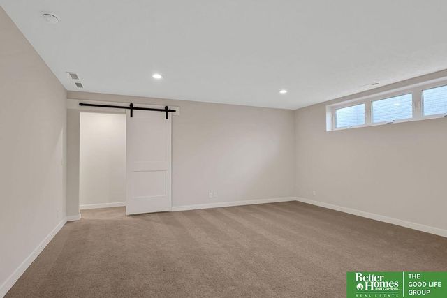 19836 Adams Street, Omaha, NE 68135