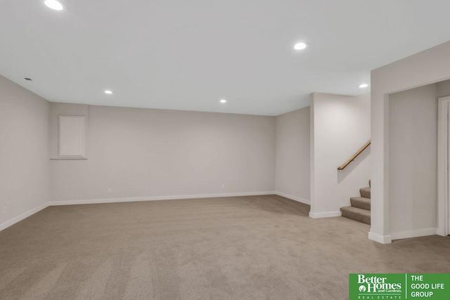 19836 Adams Street, Omaha, NE 68135