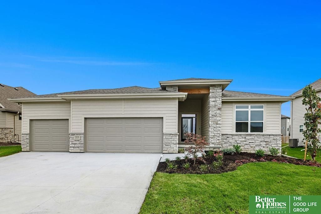 19836 Adams Street, Omaha, NE 68135