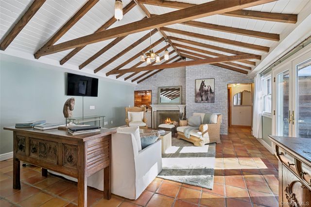 85 Cove Road, Oyster Bay Cove, NY 11771