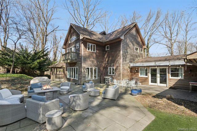 85 Cove Road, Oyster Bay Cove, NY 11771