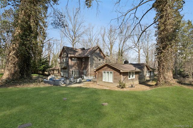 85 Cove Road, Oyster Bay Cove, NY 11771