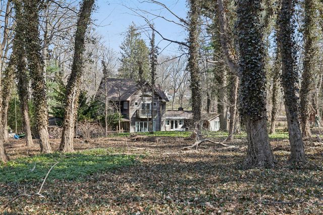 85 Cove Road, Oyster Bay Cove, NY 11771