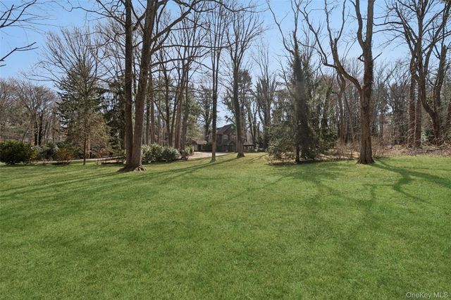 85 Cove Road, Oyster Bay Cove, NY 11771