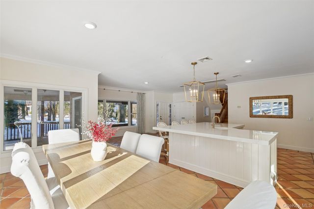 85 Cove Road, Oyster Bay Cove, NY 11771