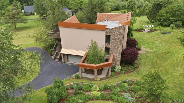 6985 Chestnut Ridge Road, Orchard Park, NY 14127