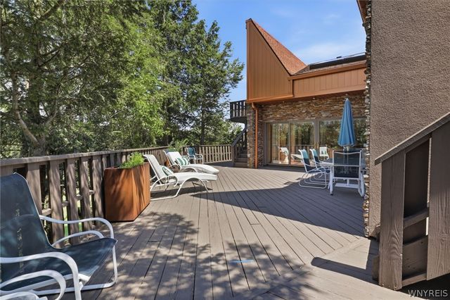 6985 Chestnut Ridge Road, Orchard Park, NY 14127