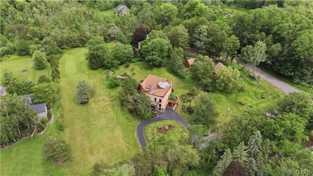 6985 Chestnut Ridge Road, Orchard Park, NY 14127