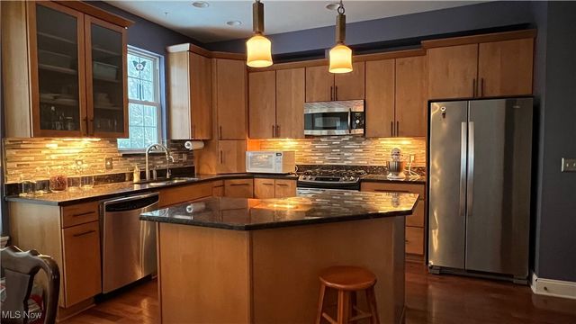 26727 Rue Saint Anne Court, Warrensville Heights, OH 44128