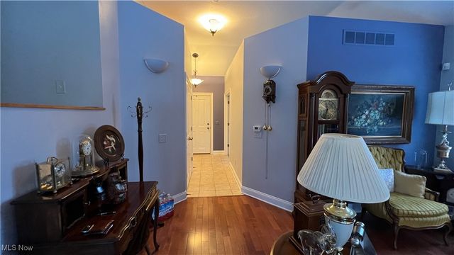 26727 Rue Saint Anne Court, Warrensville Heights, OH 44128