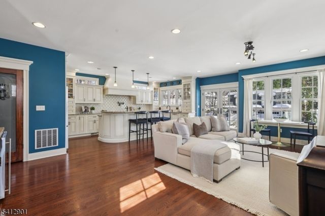 733 Summit Ave, Westfield Town, NJ 07090