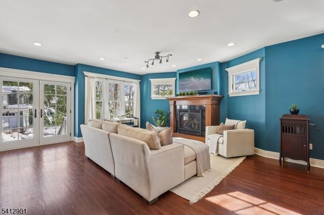 733 Summit Ave, Westfield Town, NJ 07090