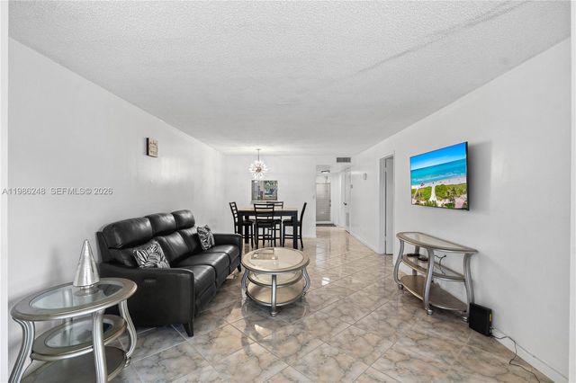 9540 Sunrise Lakes Boulevard 103, Sunrise, FL 33322