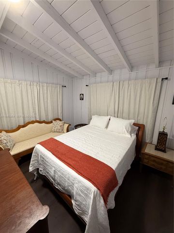 2036 NE 21st Ave 2, Fort Lauderdale, FL 33305