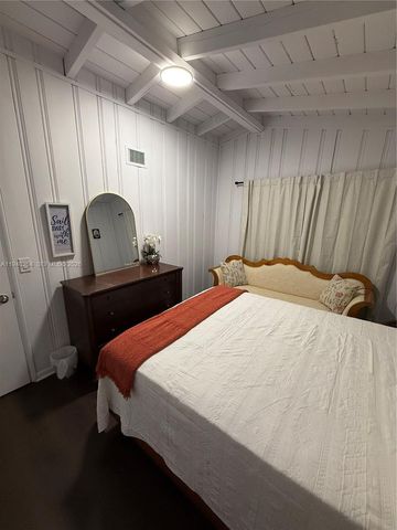 2036 NE 21st Ave 2, Fort Lauderdale, FL 33305