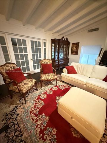 2036 NE 21st Ave 2, Fort Lauderdale, FL 33305