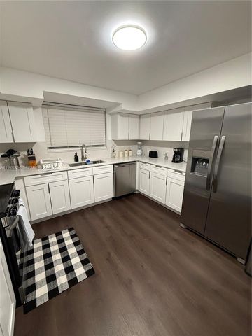 2036 NE 21st Ave 2, Fort Lauderdale, FL 33305