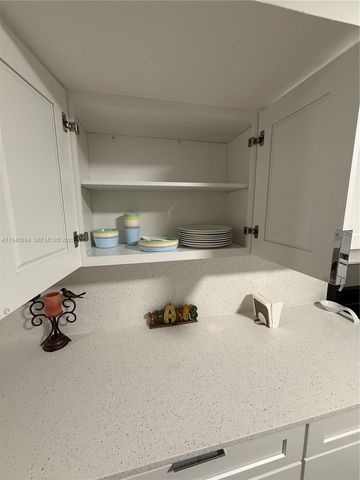 2036 NE 21st Ave 2, Fort Lauderdale, FL 33305