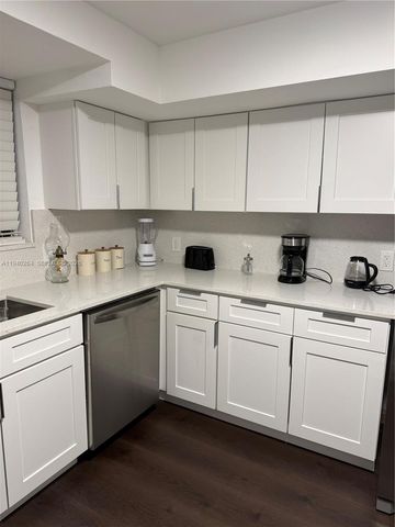 2036 NE 21st Ave 2, Fort Lauderdale, FL 33305