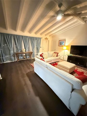 2036 NE 21st Ave 2, Fort Lauderdale, FL 33305