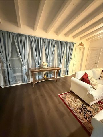 2036 NE 21st Ave 2, Fort Lauderdale, FL 33305