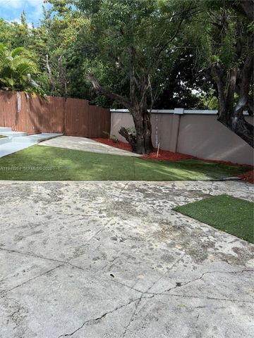 2036 NE 21st Ave 2, Fort Lauderdale, FL 33305