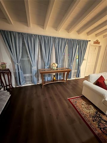 2036 NE 21st Ave 2, Fort Lauderdale, FL 33305