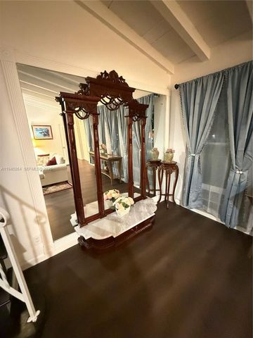 2036 NE 21st Ave 2, Fort Lauderdale, FL 33305