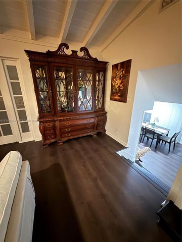 2036 NE 21st Ave 2, Fort Lauderdale, FL 33305