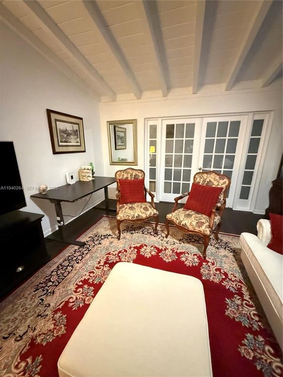 2036 NE 21st Ave 2, Fort Lauderdale, FL 33305