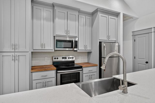 818 W Elm Street, Denison, TX 75020